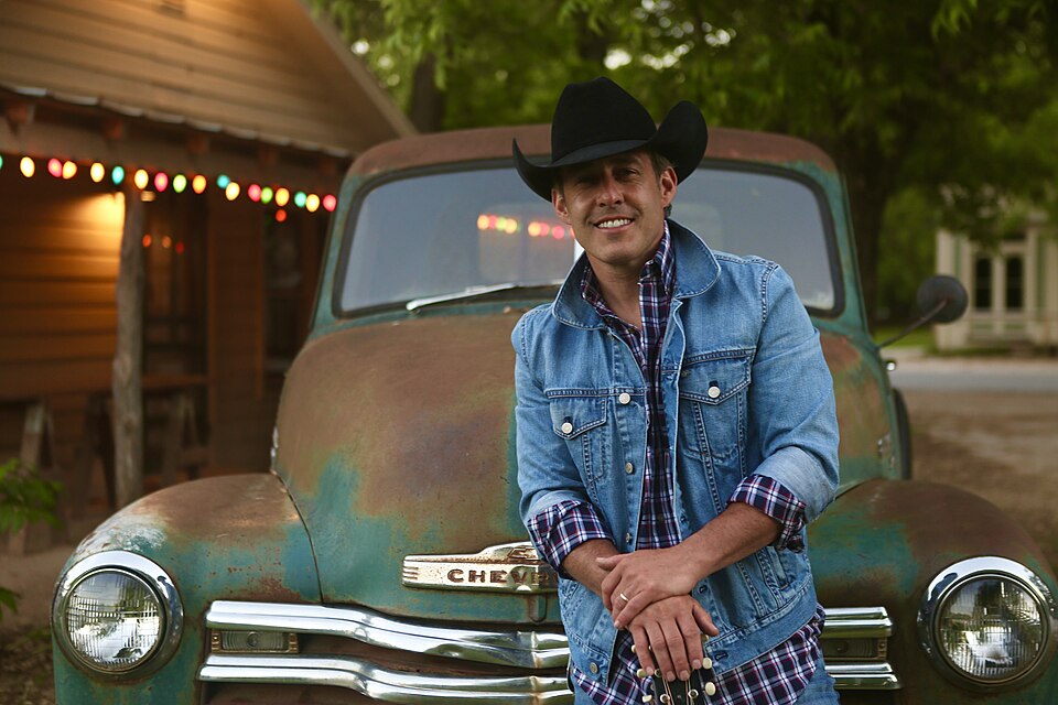 Aaron Watson — artist photo