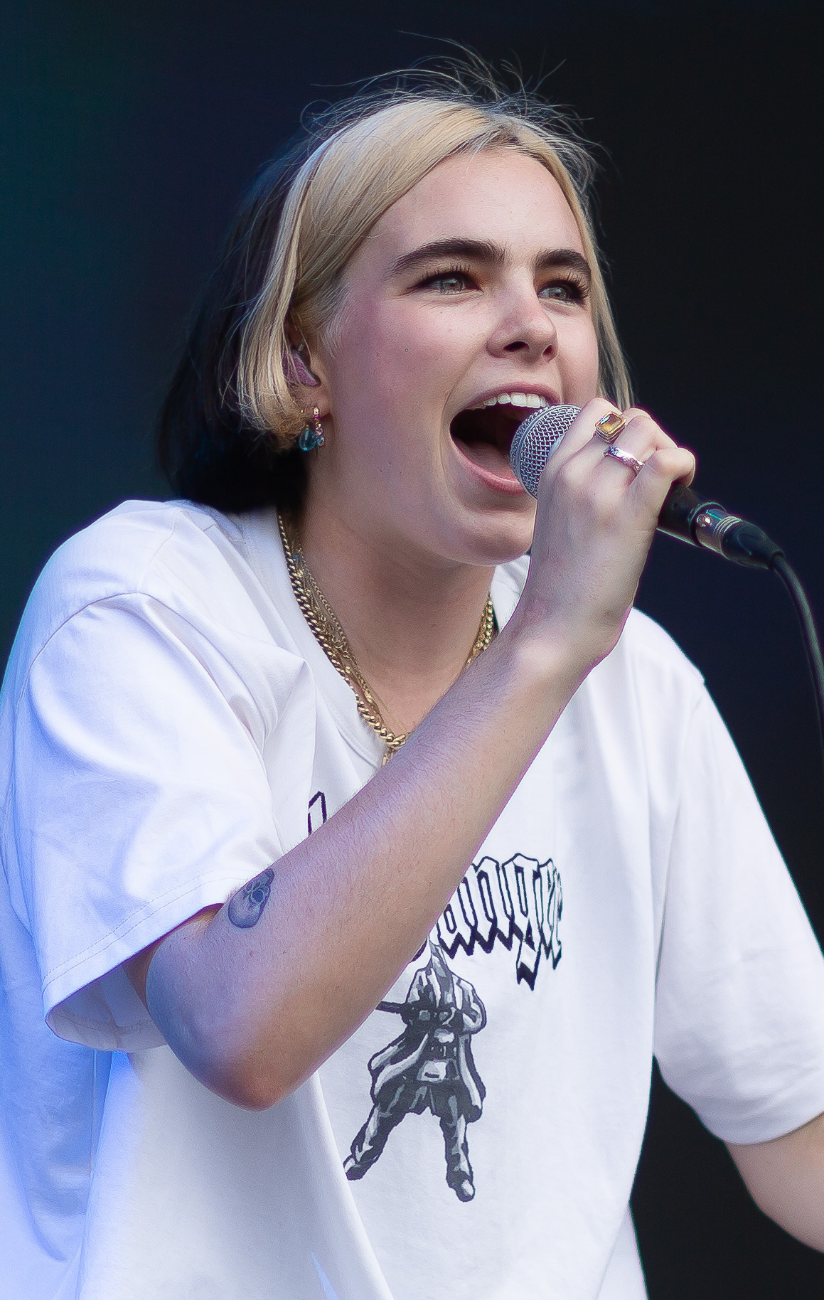 BENEE — artist photo