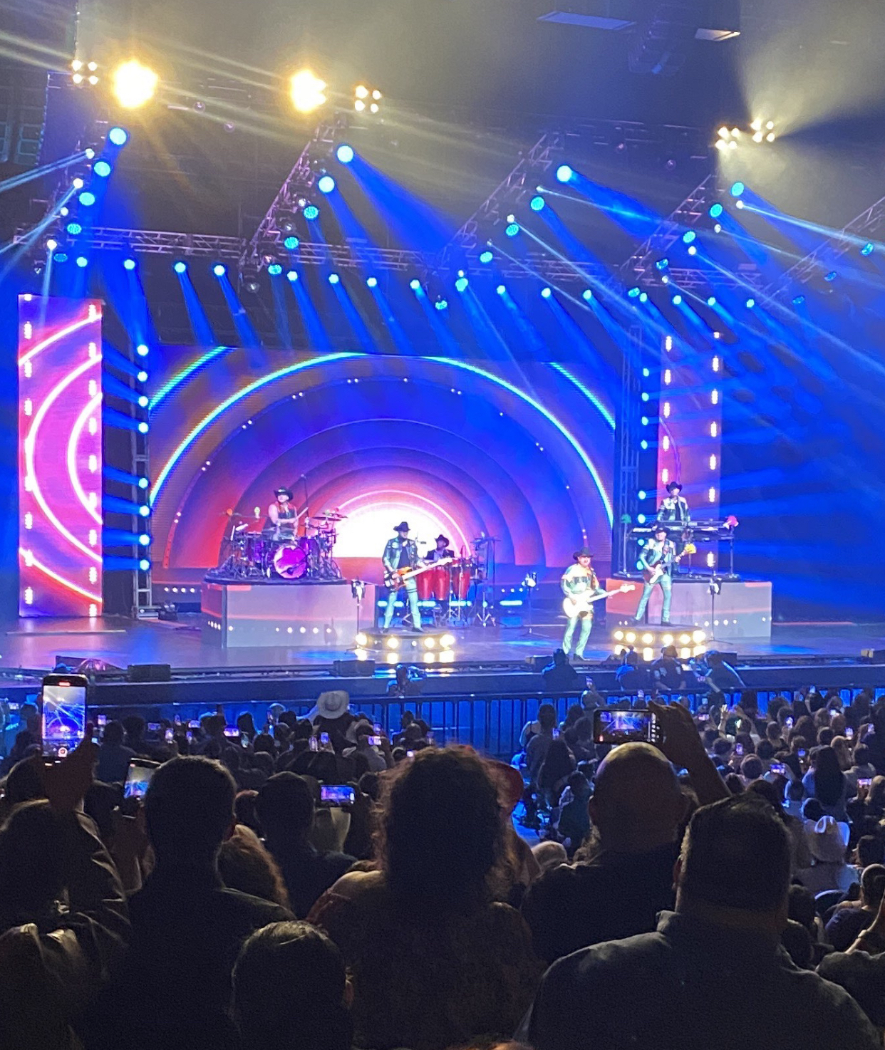 Bronco — artist photo