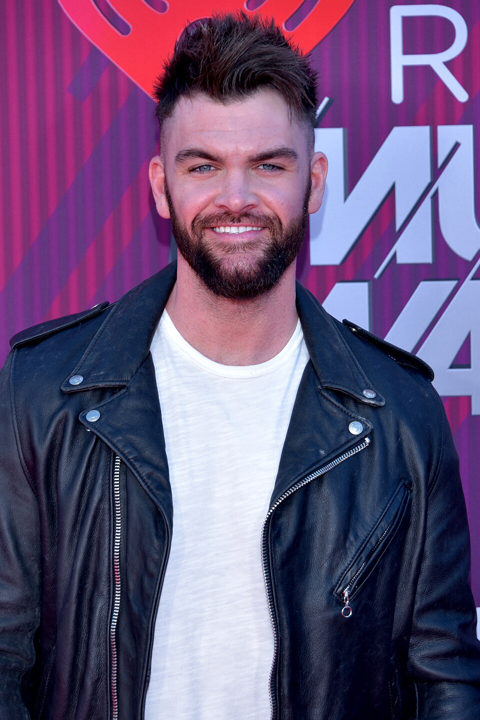 Dylan Scott — artist photo