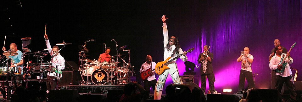 Earth, Wind & Fire — artist photo