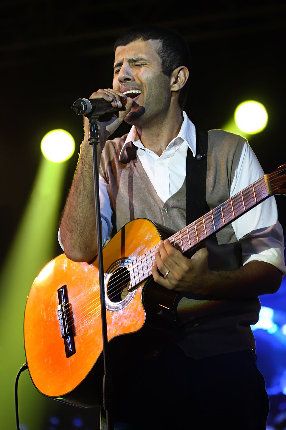 Hamza Namira — artist photo