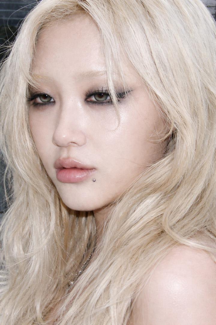 HEYOON — artist photo