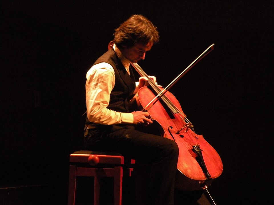 Jean-Guihen Queyras — artist photo