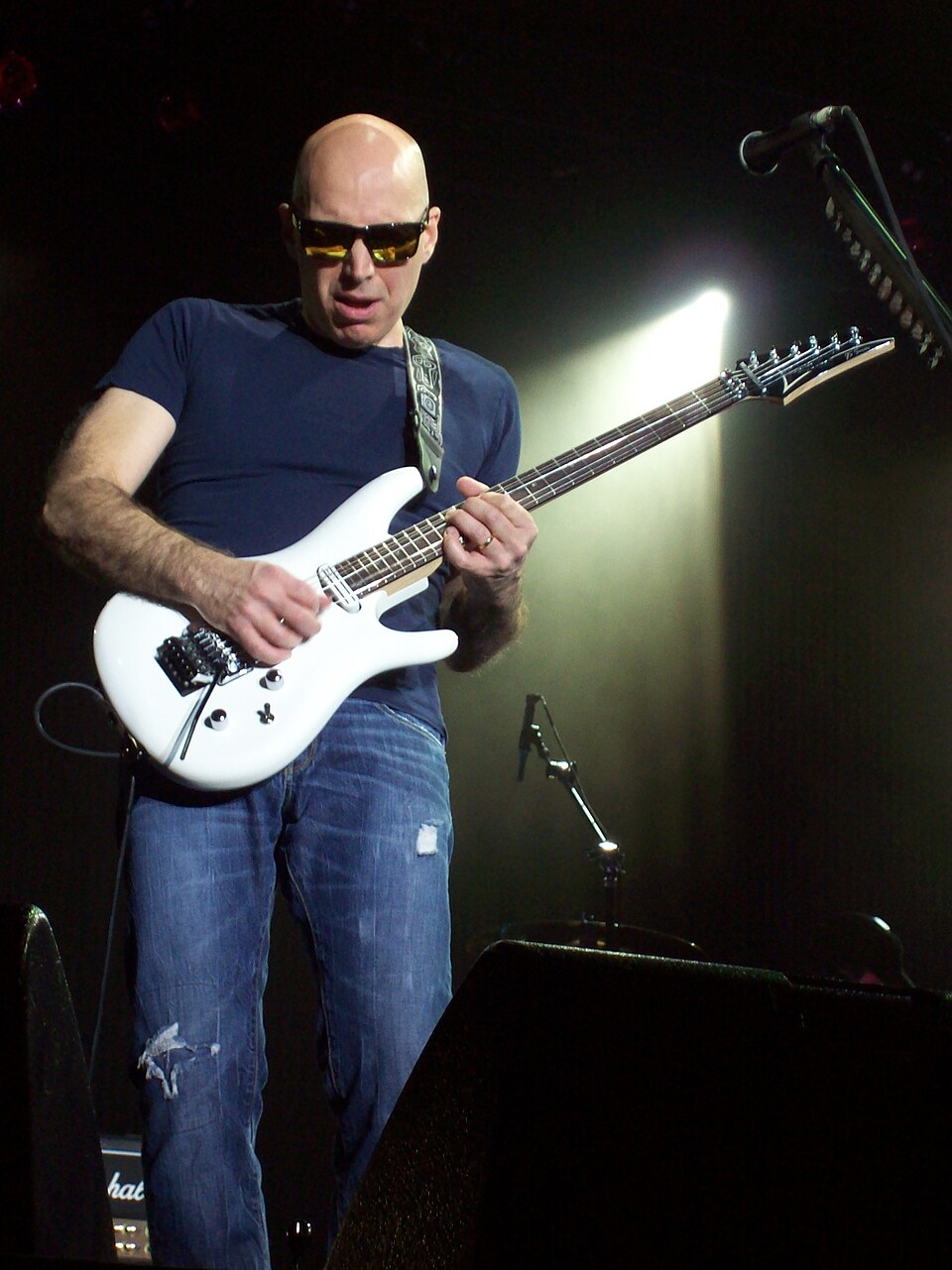Joe Satriani — artist photo