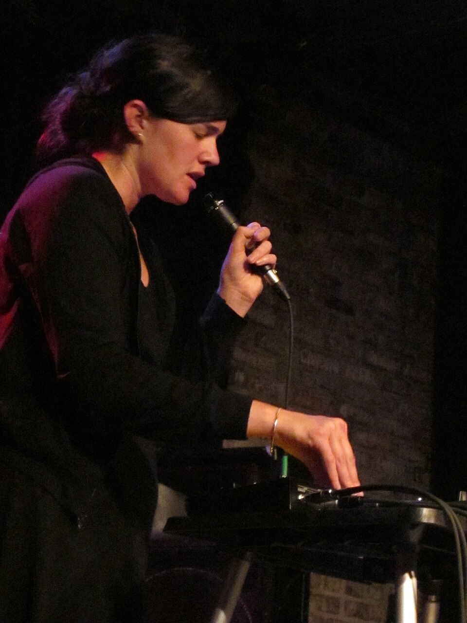 Julianna Barwick — artist photo