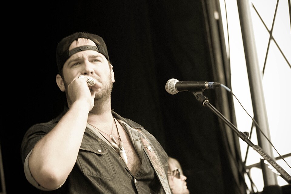 Lee Brice — artist photo