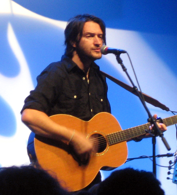 Matthew Perryman Jones — artist photo