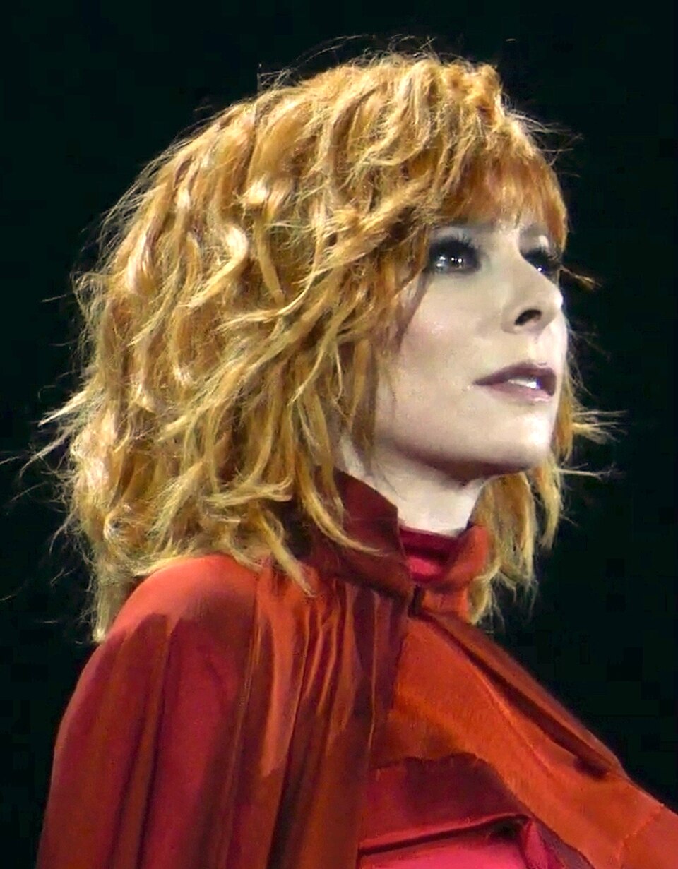 Mylène Farmer — artist photo