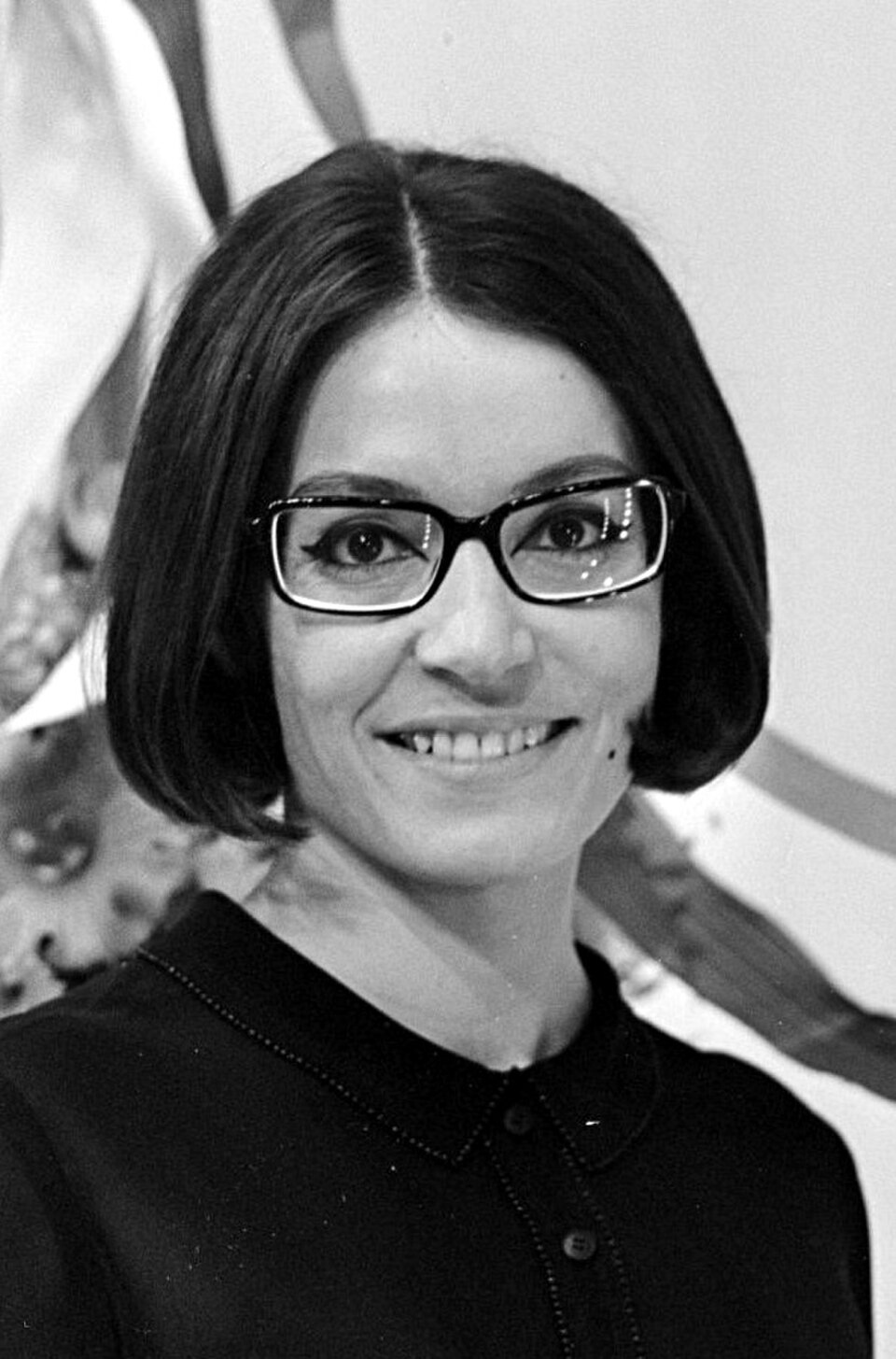 Nana Mouskouri — artist photo