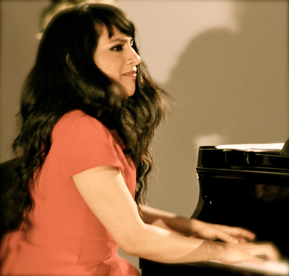 Shani Diluka — artist photo