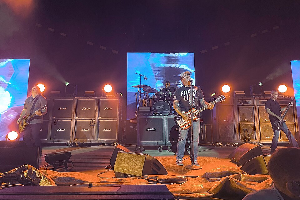 Staind — artist photo