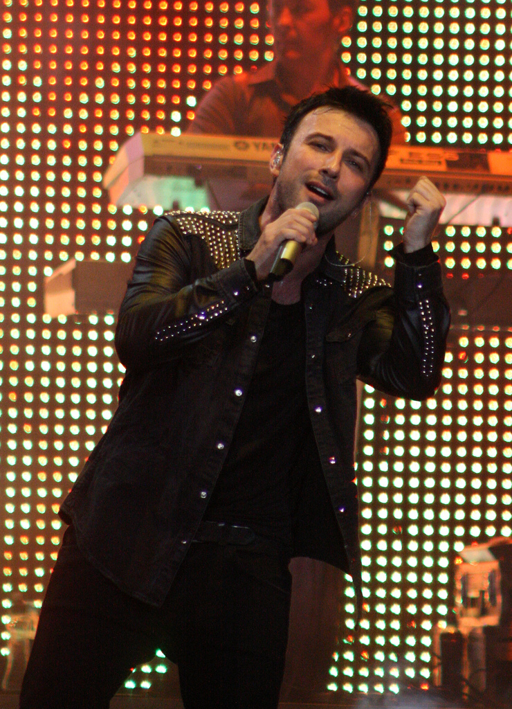 Tarkan — artist photo