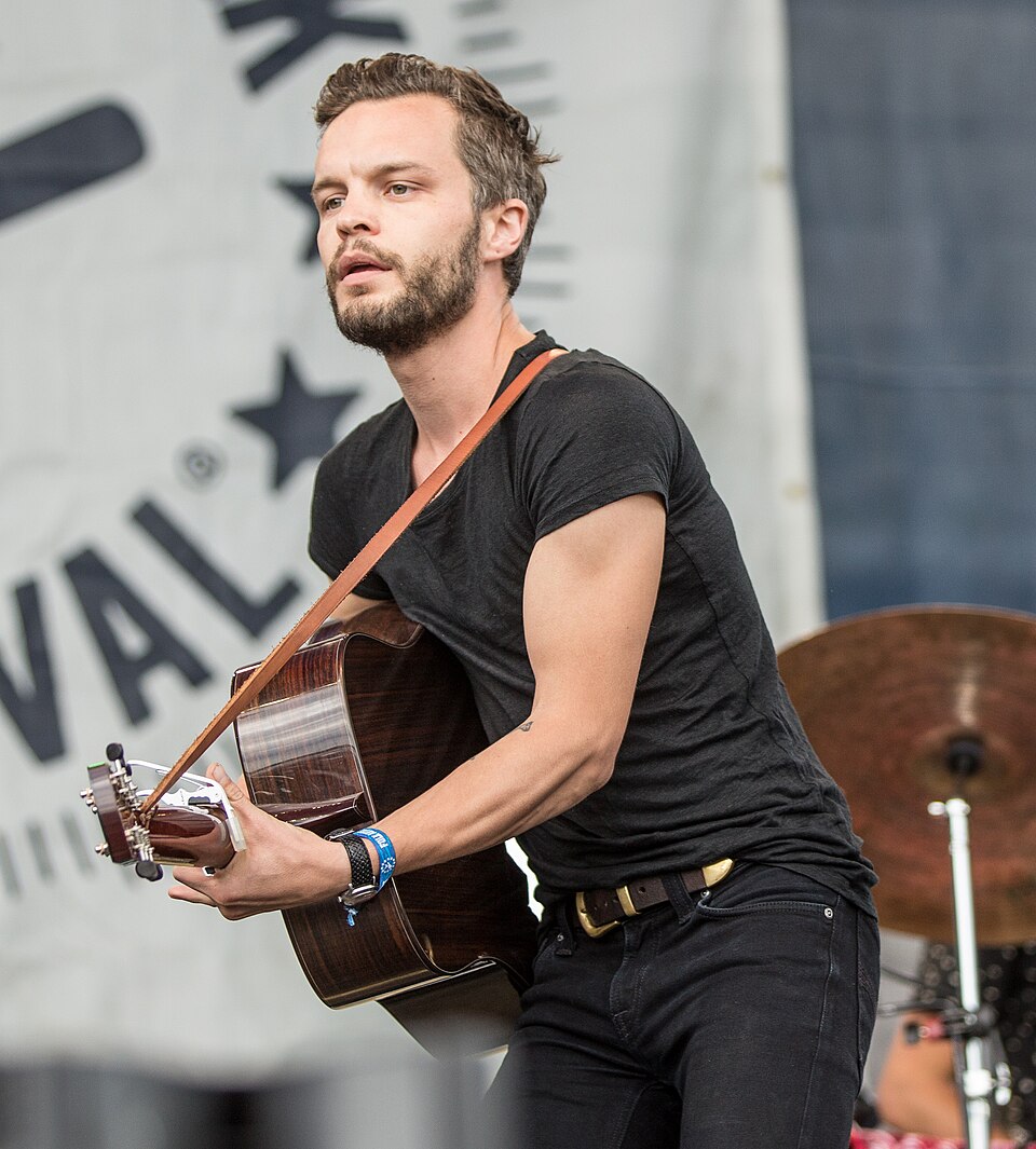 The Tallest Man On Earth — artist photo